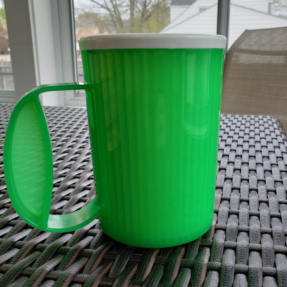 EUC Tupperware Insulated Mugs set of 3 - Picture 3 of 5